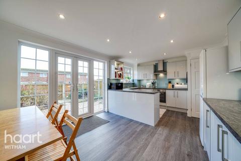 9 Cornel Close, Witham, CM8 2XH