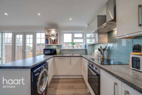 9 Cornel Close, Witham, CM8 2XH
