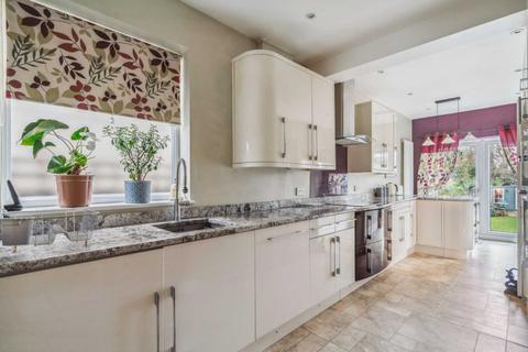 10 Sherwoods Road, Watford, WD19 4AZ