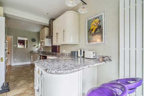10 Sherwoods Road, Watford, WD19 4AZ
