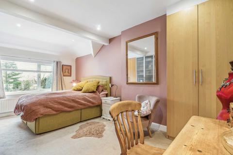 10 Sherwoods Road, Watford, WD19 4AZ