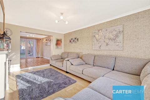 14 Hockley Close, Basildon, SS14 1RG