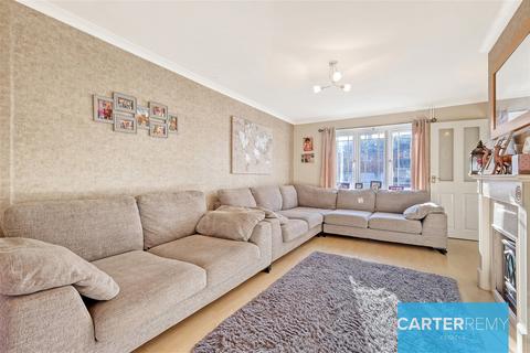 14 Hockley Close, Basildon, SS14 1RG