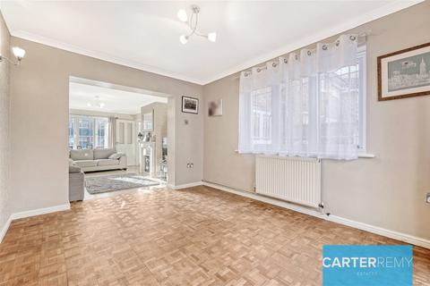 14 Hockley Close, Basildon, SS14 1RG