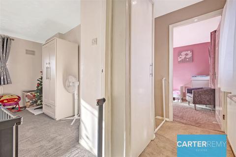 14 Hockley Close, Basildon, SS14 1RG