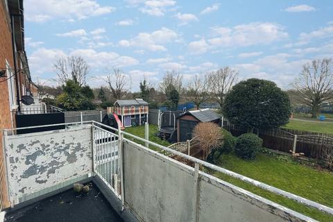 12 Bond Gardens, Wallington, SM6 7LP