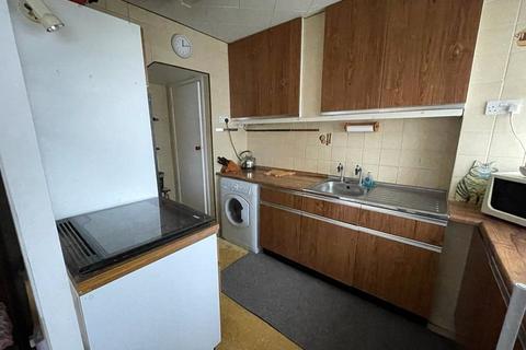 12 Bond Gardens, Wallington, SM6 7LP
