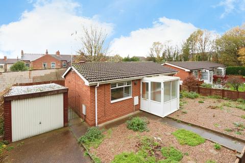 2 bedroom detached bungalow for sale - Fawley Close, Hull,  HU5 1NY