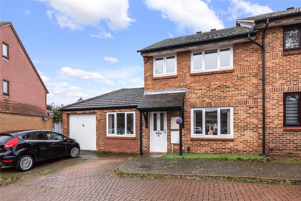 Vellum Drive, Carshalton, SM5 4 bed end of terrace house for sale £