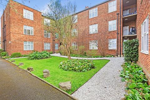 Flat 19, Richmond Court Richmond Road, London, SW20 0PB