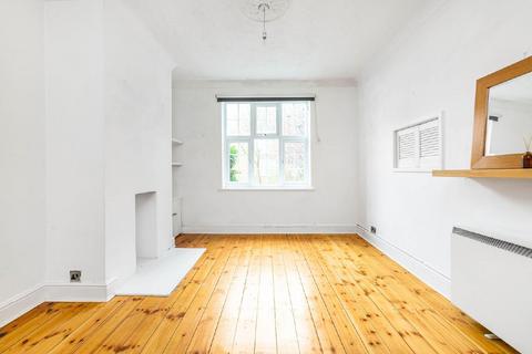 Flat 19, Richmond Court Richmond Road, London, SW20 0PB
