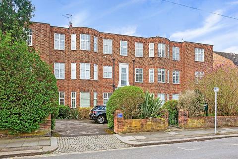 Flat 19, Richmond Court Richmond Road, London, SW20 0PB