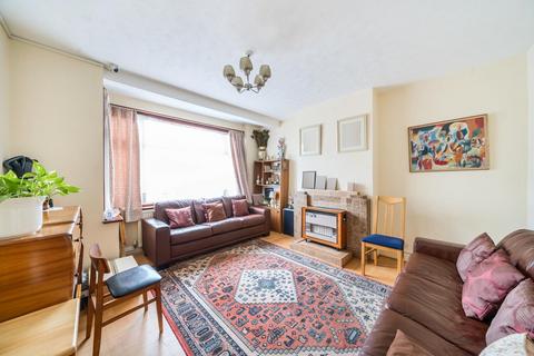 30 Meadow Close, London, SW20 9JB