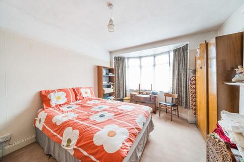 30 Meadow Close, London, SW20 9JB
