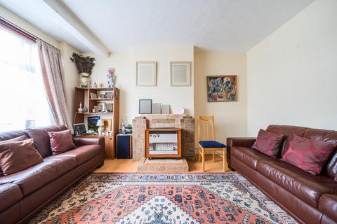 30 Meadow Close, London, SW20 9JB
