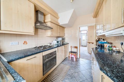 30 Meadow Close, London, SW20 9JB