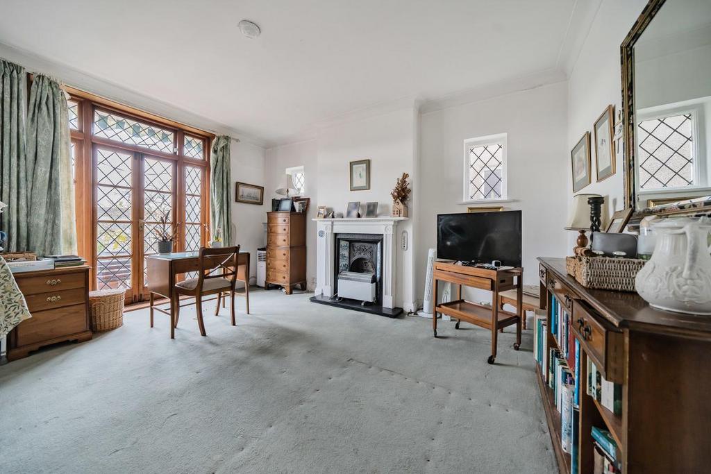 Parkway, Raynes Park 3 bed semidetached house for sale £800,000