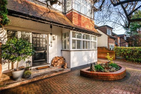 6 Dower Avenue, Wallington, SM6 0RG