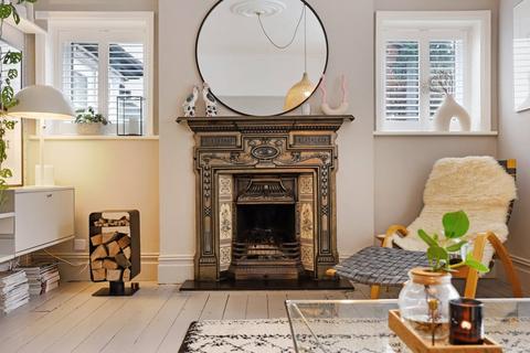 6 Dower Avenue, Wallington, SM6 0RG