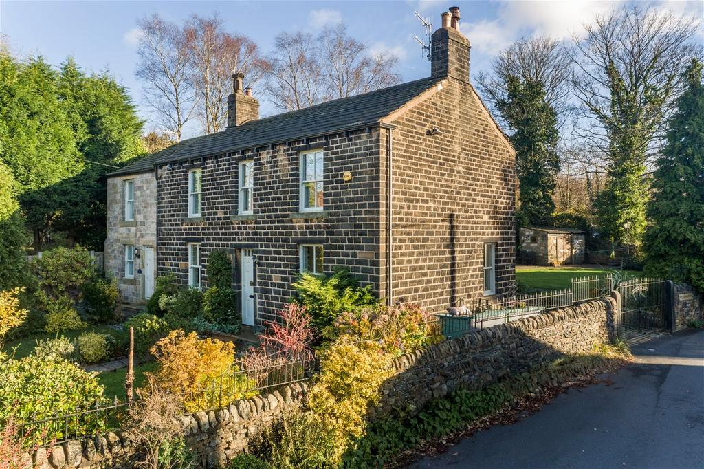 Boarshurst, Greenfield, Saddleworth 4 bed detached house for sale £