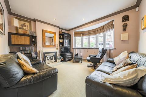 4 bedroom semi-detached house for sale - Churston Drive, Morden