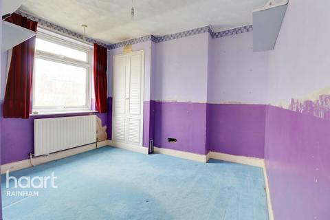 28 Cherry Tree Close, Rainham, RM13 7QU