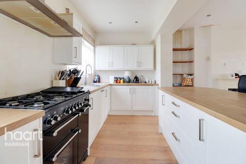 28 Cherry Tree Close, Rainham, RM13 7QU
