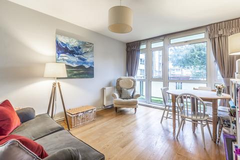 1 bedroom flat to rent - Winterfold Close London SW19