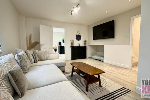 6 Riverside, Temple Ewell, Dover, CT16 3HW