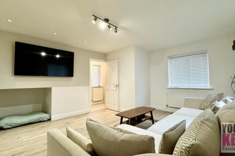 6 Riverside, Temple Ewell, Dover, CT16 3HW