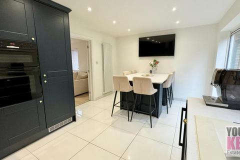 6 Riverside, Temple Ewell, Dover, CT16 3HW