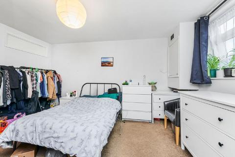 77 Replingham Road, London, SW18 5LU