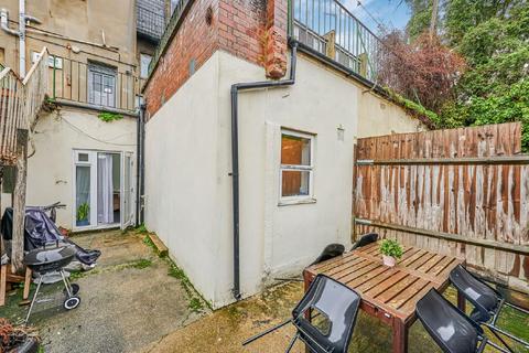 77 Replingham Road, London, SW18 5LU