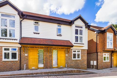 3 bedroom semi-detached house for sale, Smugglers Mews, Horsham