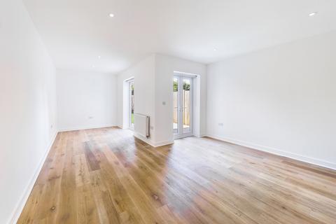 3 bedroom semi-detached house for sale, Smugglers Mews, Horsham