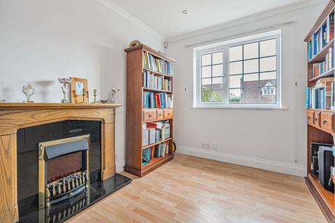 26 Bryanstone Avenue, Guildford, GU2 9UN