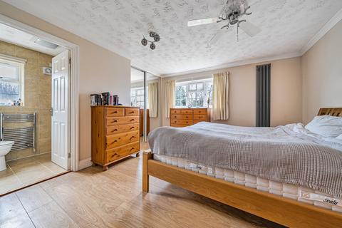26 Bryanstone Avenue, Guildford, GU2 9UN
