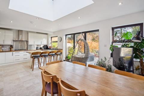 27 Albion Road, Chalfont St Giles, HP8 4EW