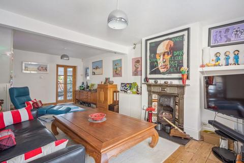 27 Albion Road, Chalfont St Giles, HP8 4EW