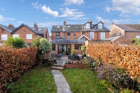 27 Albion Road, Chalfont St Giles, HP8 4EW