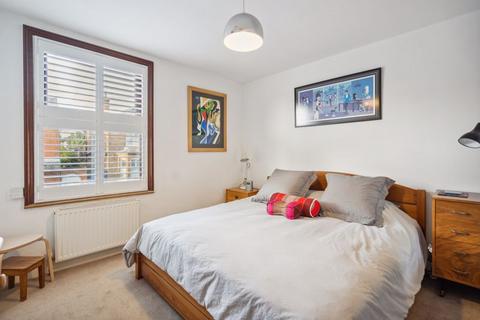 27 Albion Road, Chalfont St Giles, HP8 4EW