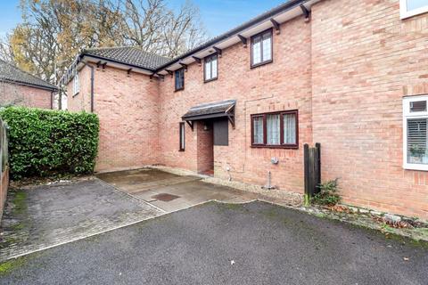 13 Hutton Close, Windlesham, GU20 6DN