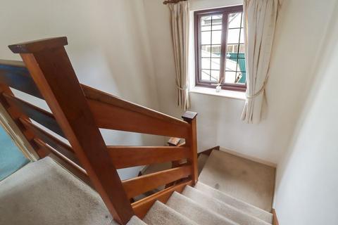 13 Hutton Close, Windlesham, GU20 6DN