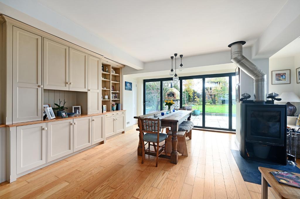 Dairy Lane, Chainhurst, Kent, TN12 9ST 5 bed equestrian property for