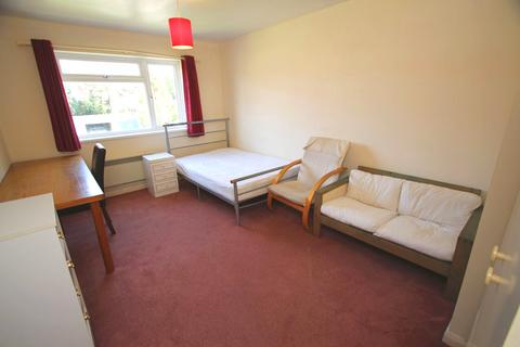 4 bedroom flat to rent - Surbiton Road, Kingston upon Thames KT1