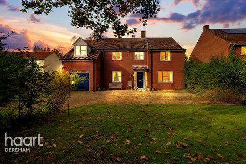5 bedroom detached house for sale, The Street, Sporle