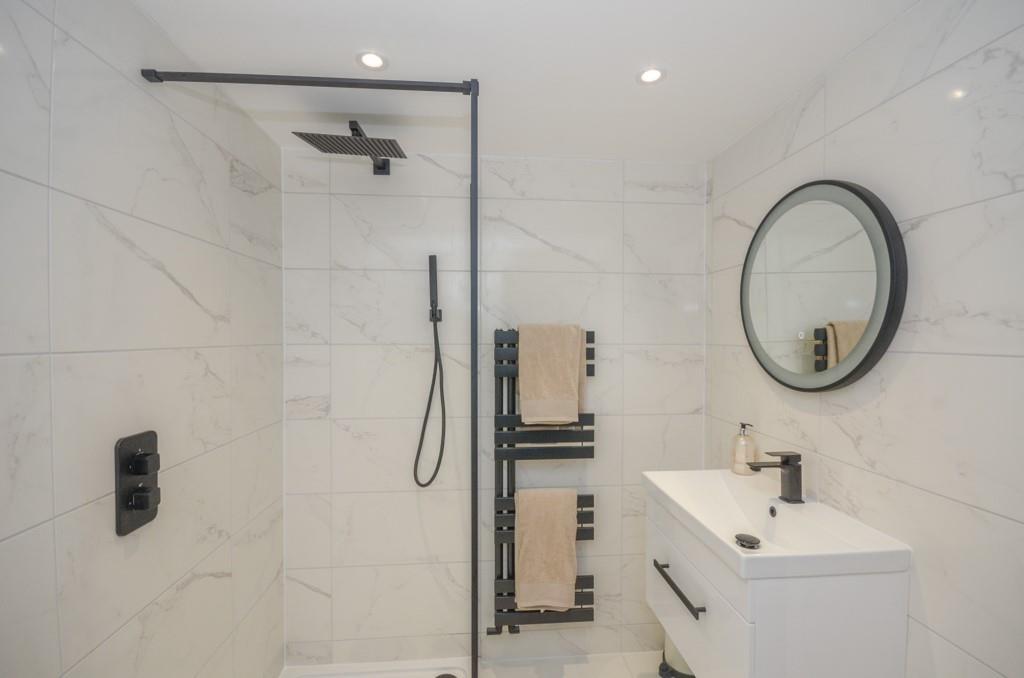 Ensuite pic 2.jpg