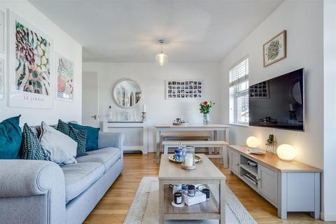 2 bedroom flat for sale - Shire Place, London