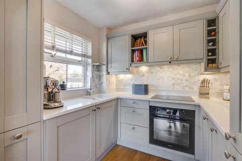 2 bedroom flat for sale - Shire Place, London