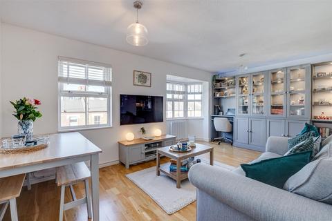 2 bedroom flat for sale, Shire Place, London